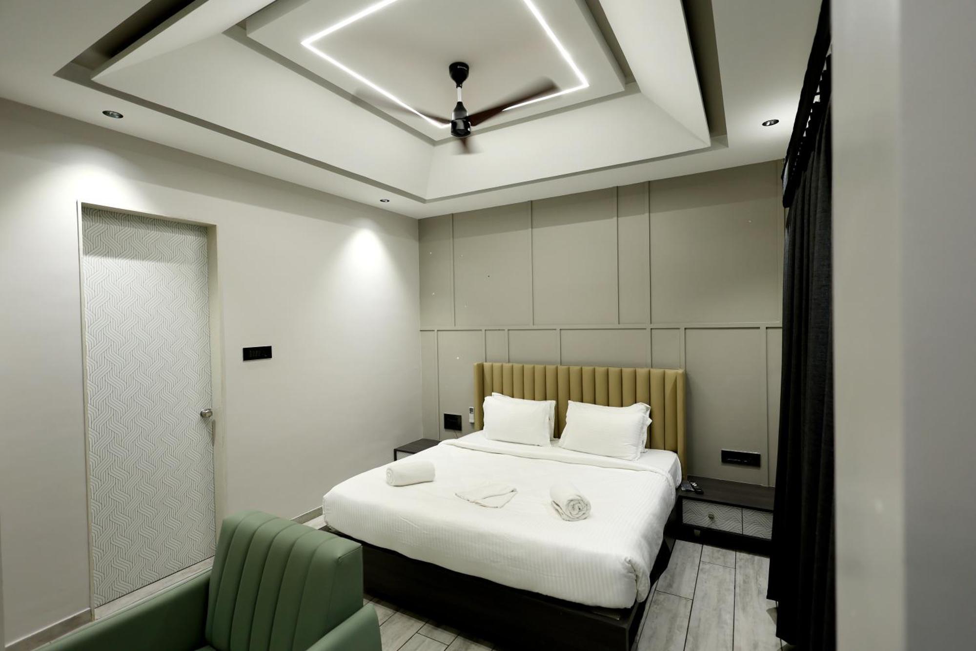 Hotel Statusinn, Ichalkaranji Exterior foto