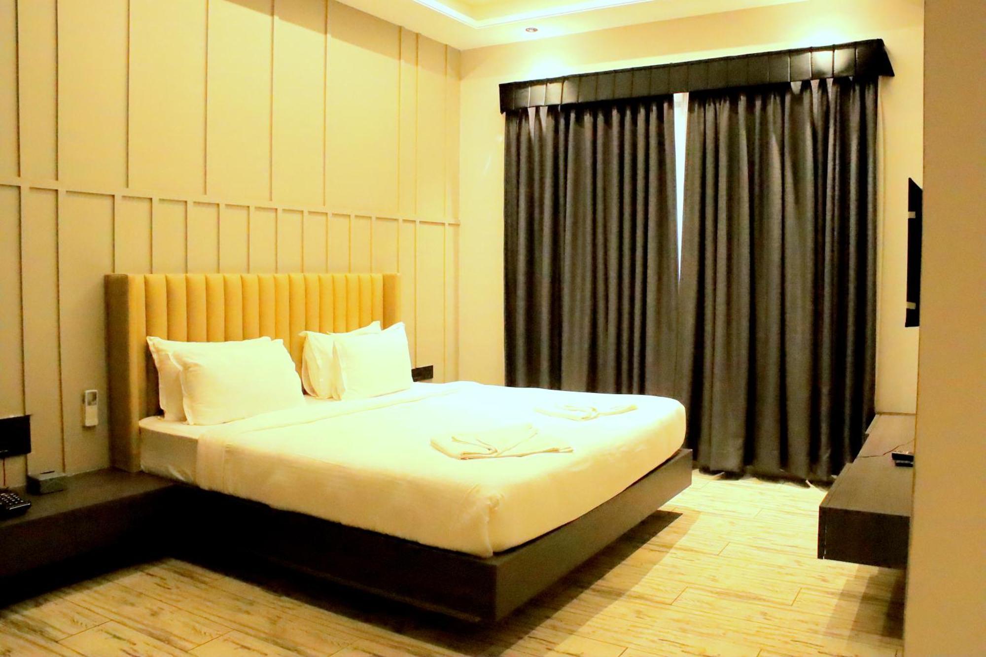 Hotel Statusinn, Ichalkaranji Exterior foto